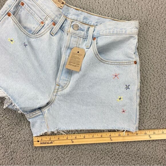Levi's 501 Original Fit Hi-Rise Embroidered Blossom Garden Women Short  Size: 30 - Picture 11 of 15